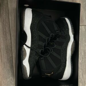 Jordan retro 11 heiress size 7.5